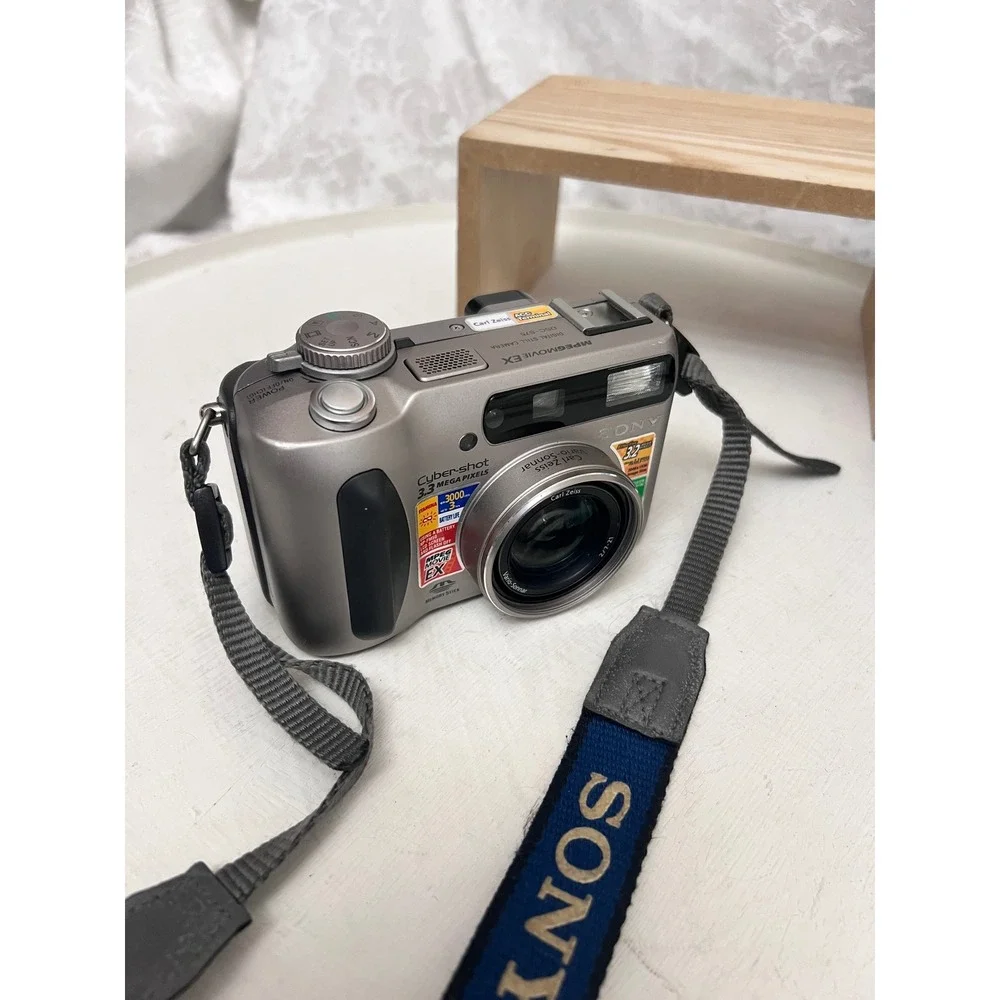 Sony Cyber-shot DSC-S75 3.3MP Digital Camera Silver Carl Zeiss Lens Tested